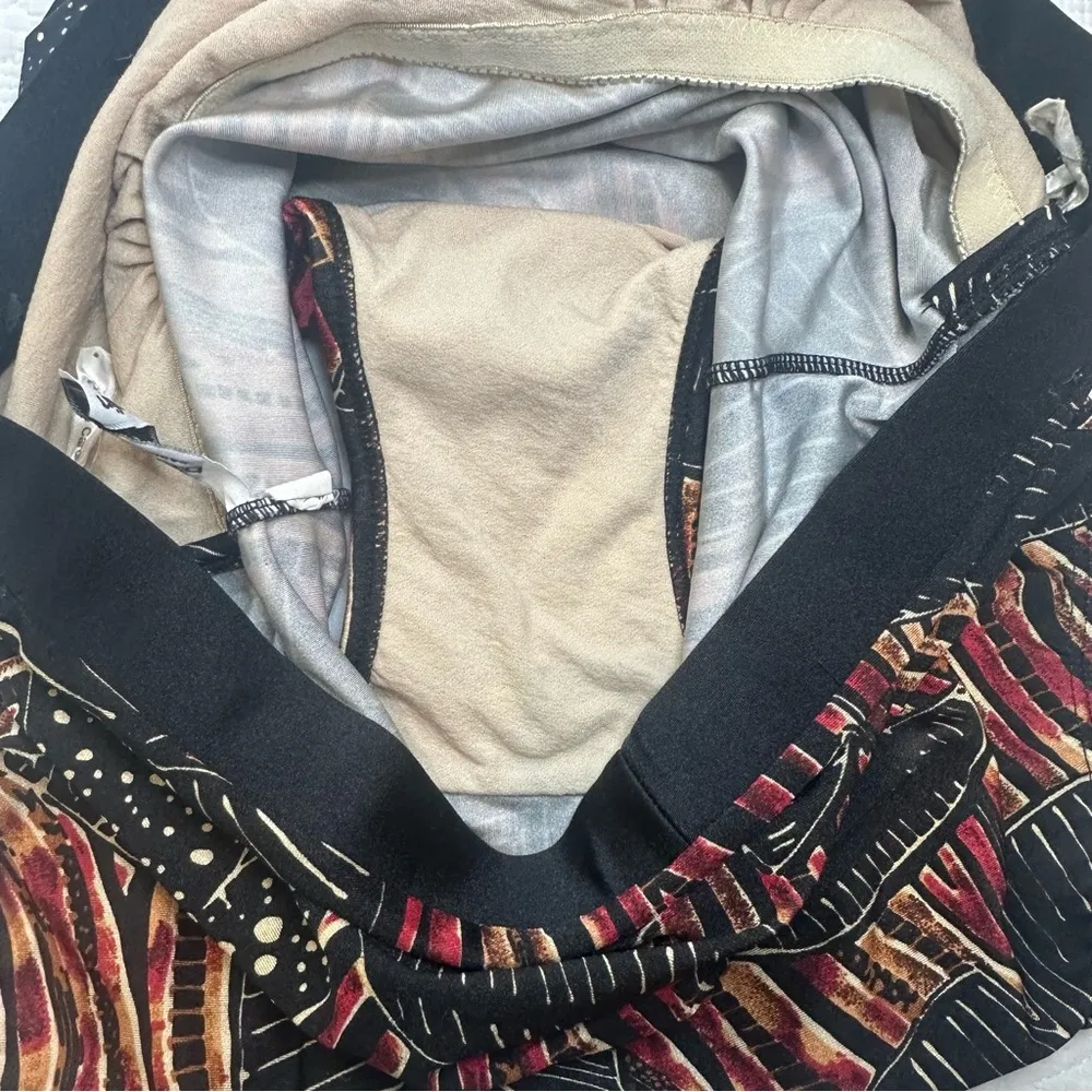 Pierre Cardin Vintage Strapless One Piece Bathing Suit. Size: 12. - Image 6