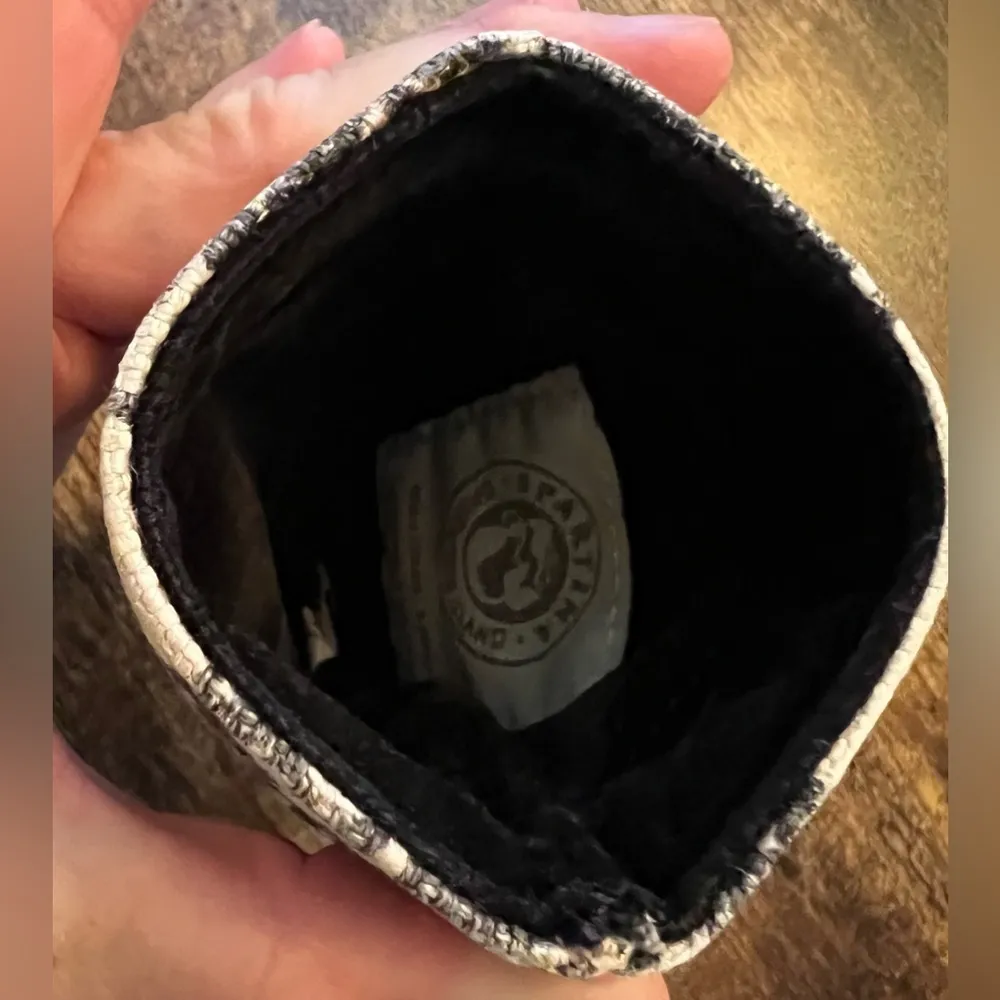 Spartina 449 | Strachan Sunglass Case - Image 9