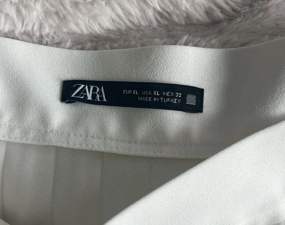 White Pleated Skirt with brown Belt - Image 3