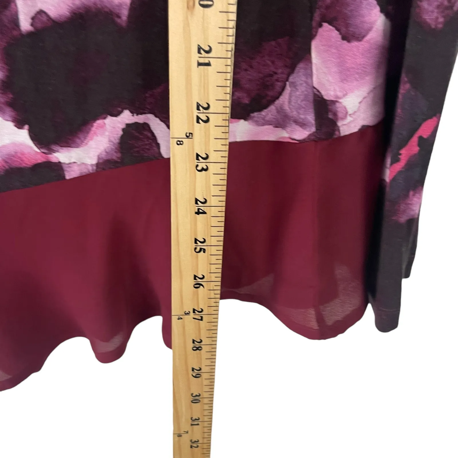 LOGO Lori Goldstein Women's Size‎ XS Red Pink Floral Printed Soft Knit Top - Image 8