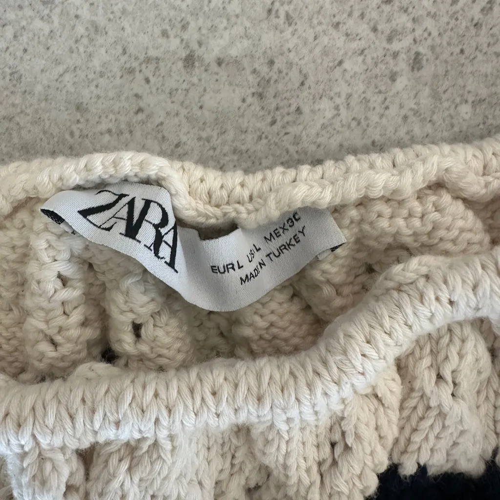 Zara Cream & Black Stripped Cropped Top Excellent Condition Size L - Image 3