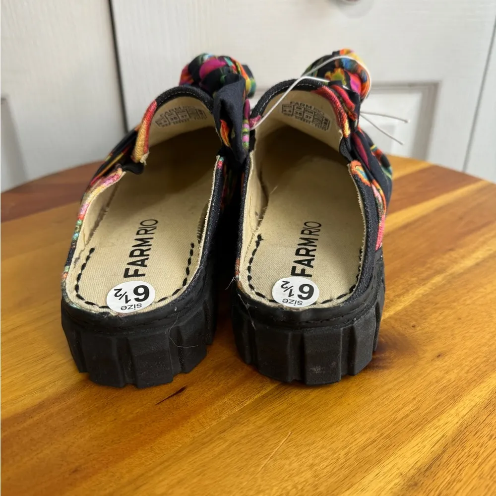 Farm Rio cashew black platform slip on mules size 6.5 - Image 4