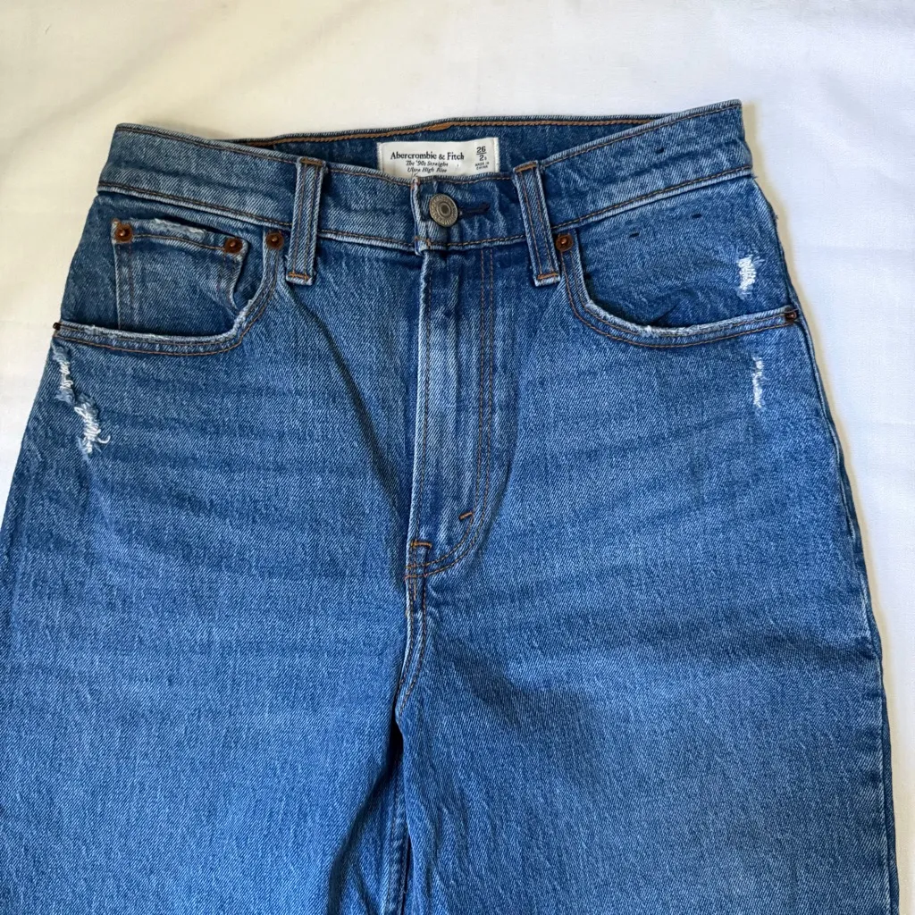 Abercrombie the 90s straight ultra high rise Jean curve love size 26/2 short - Image 3