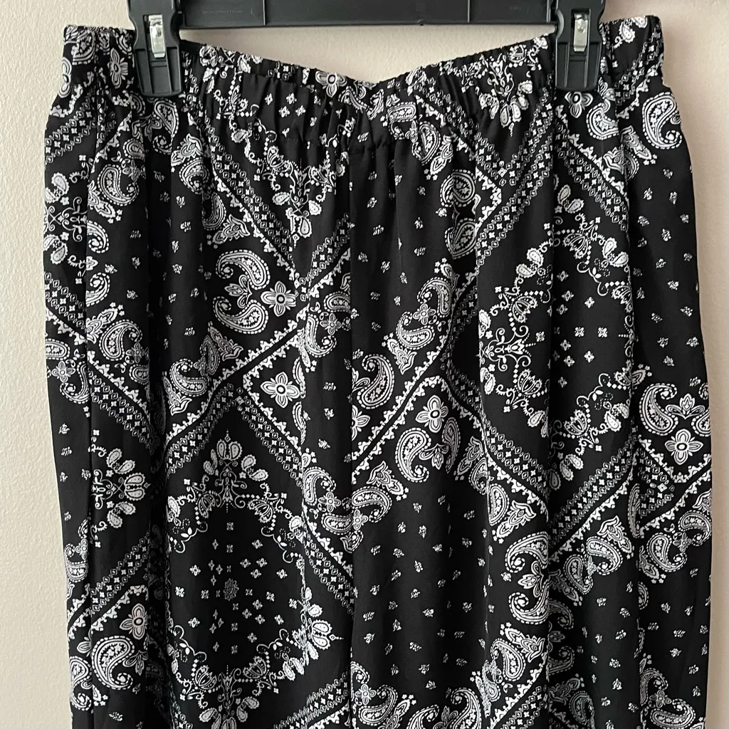 SHEIN Curve Scarf Paisley Print Wide Leg Pants (black white) - 2XL - Image 5