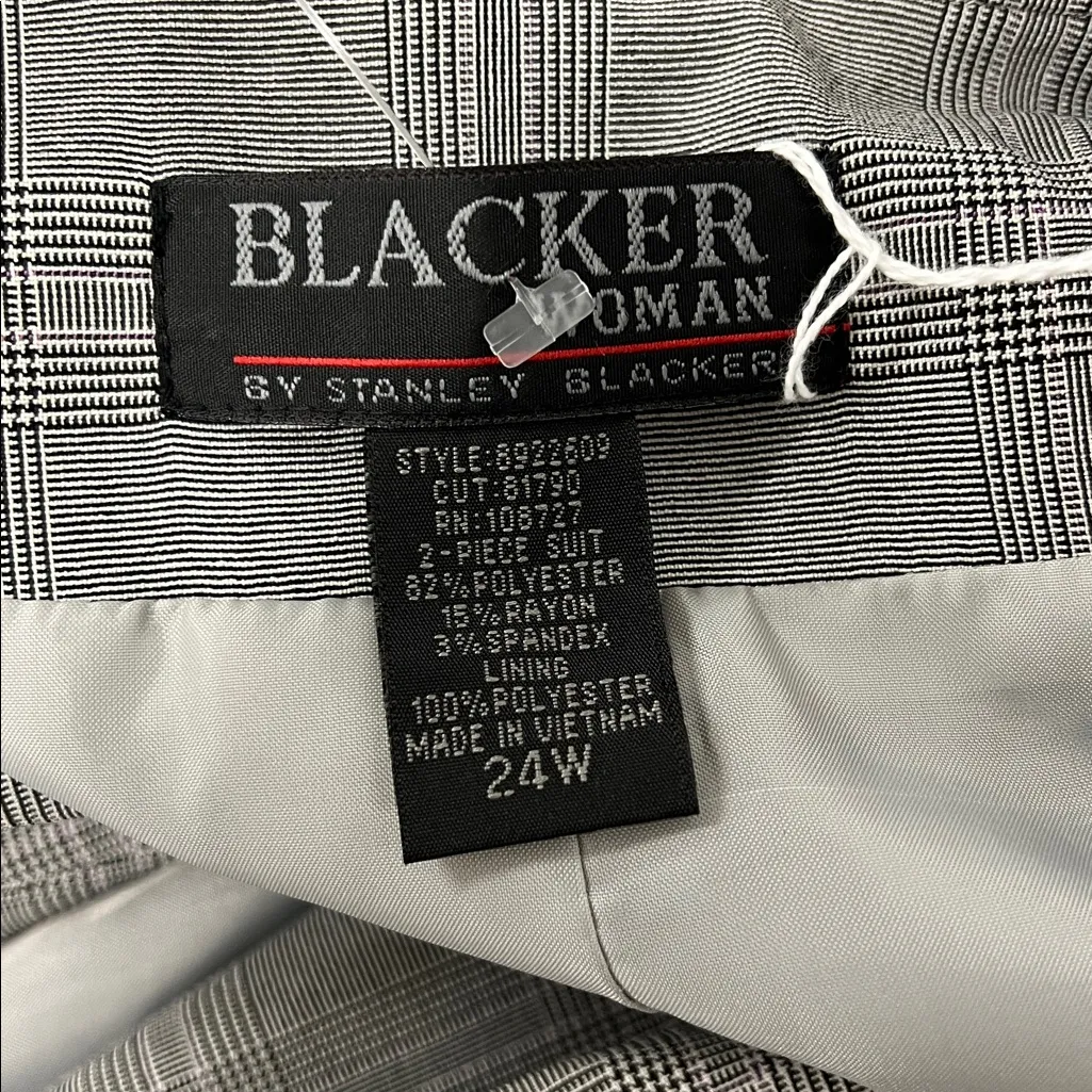 Blacker Woman Light Grey with Plaid Two Piece Suit with Tags. Size: 24W Gray - Image 5