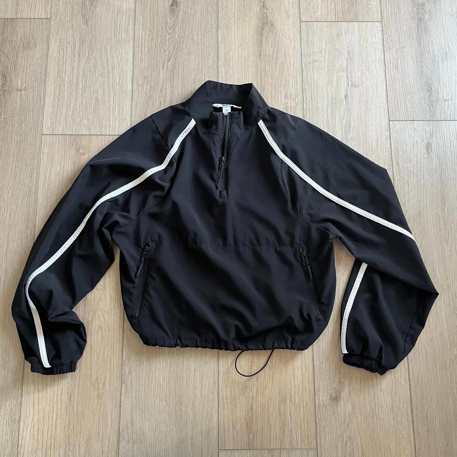 JoyLab Women’s Black Cropped Windbreaker Sz XS - Image 2