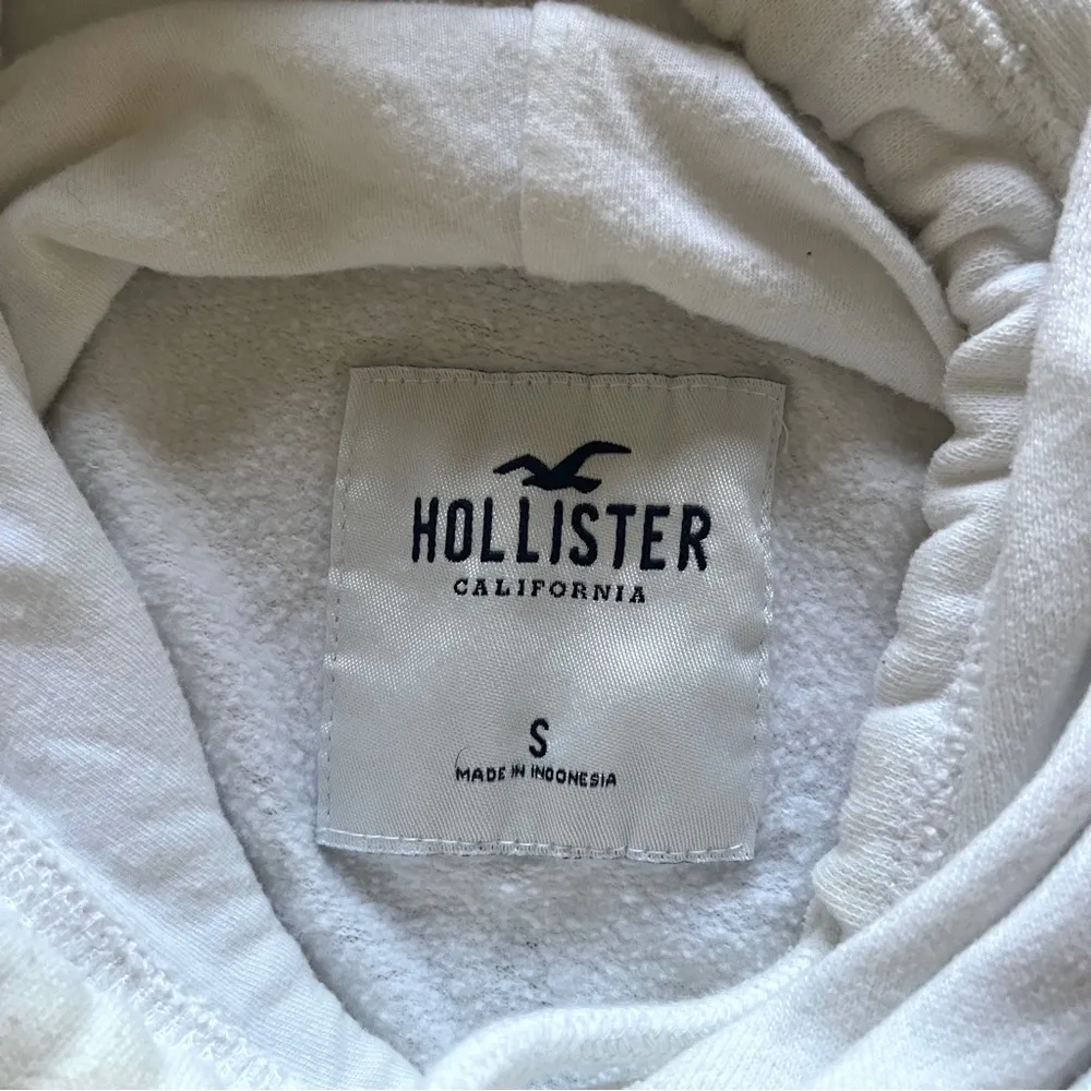 Hollister Graphic Hoodie - Image 3