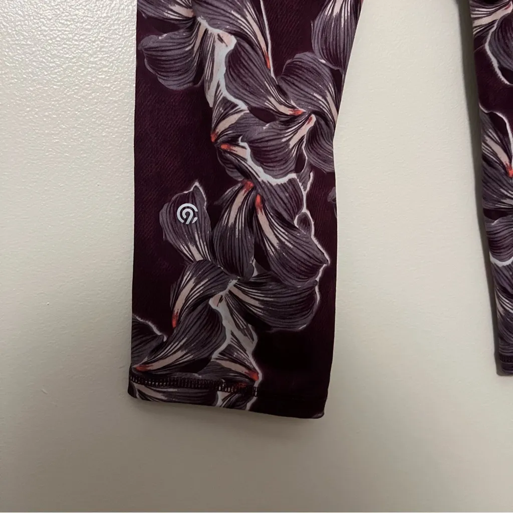 Champion‎ Women’s Small Floral Print Cropped Leggings Purple Athletic Yoga Pants - Image 5