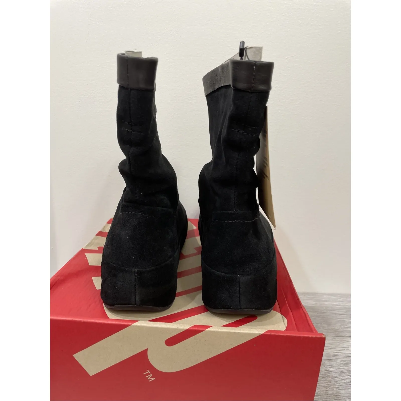 Fit flop crush boot black suede with‎ black leather women's 9M wobble board NIB - Image 4