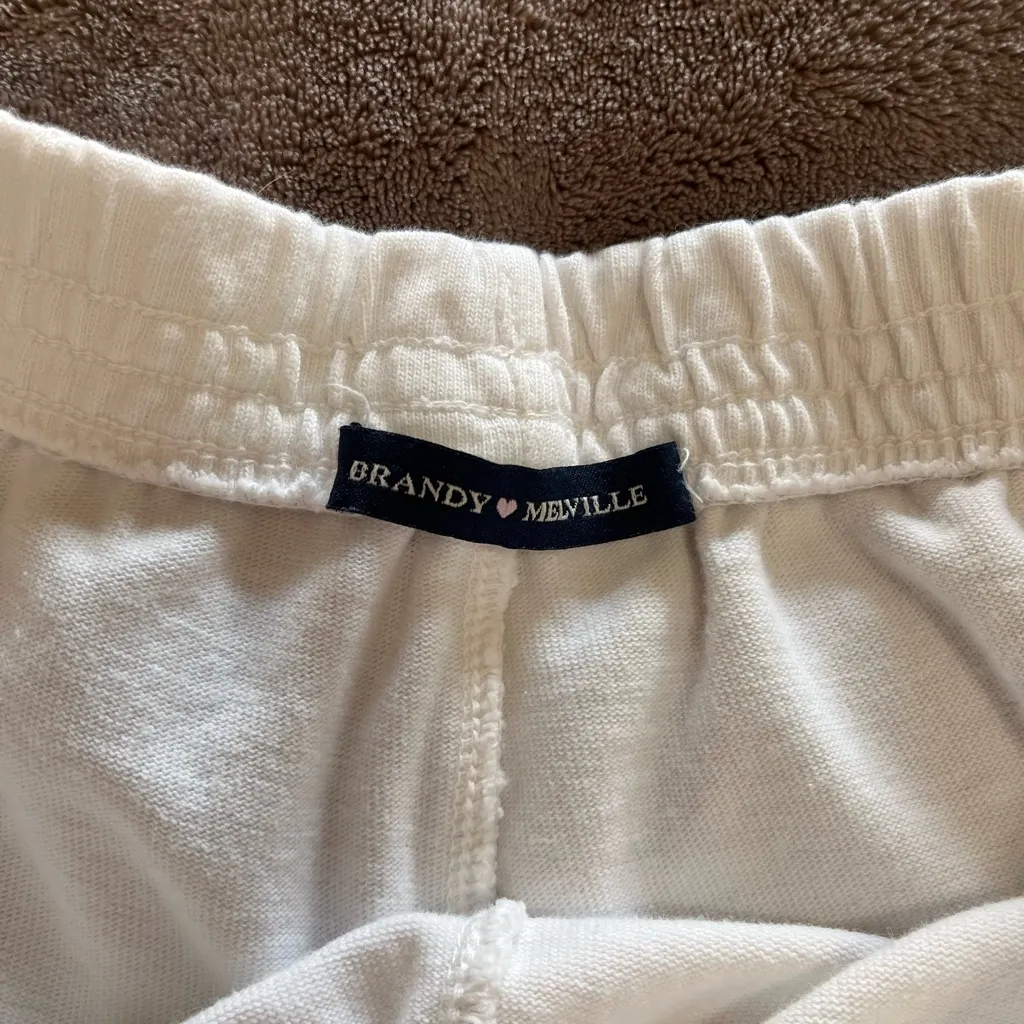 BRANDY MELVILLE White Pull On Sweat Shorts Comfy Casual Pockets One Size EUC - Image 4