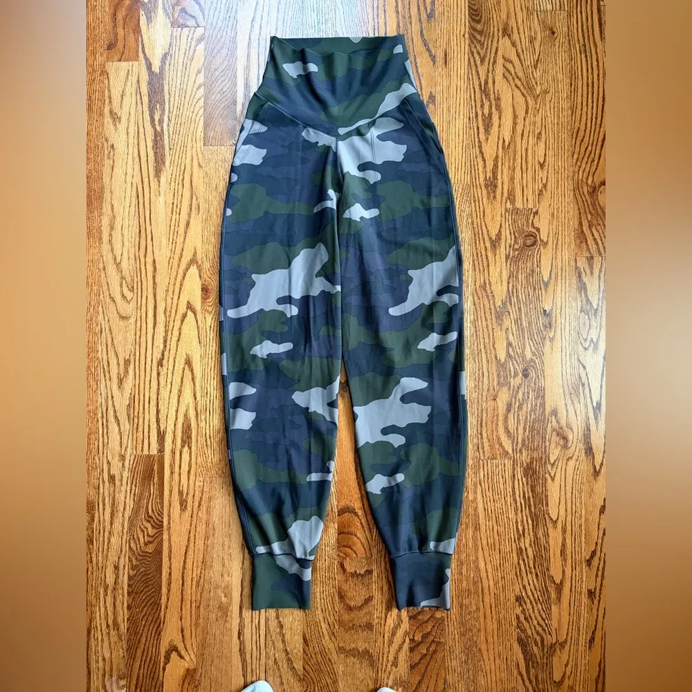 Offline by Aerie High Waisted Real Me Green Camo Joggers - S petite - Image 2