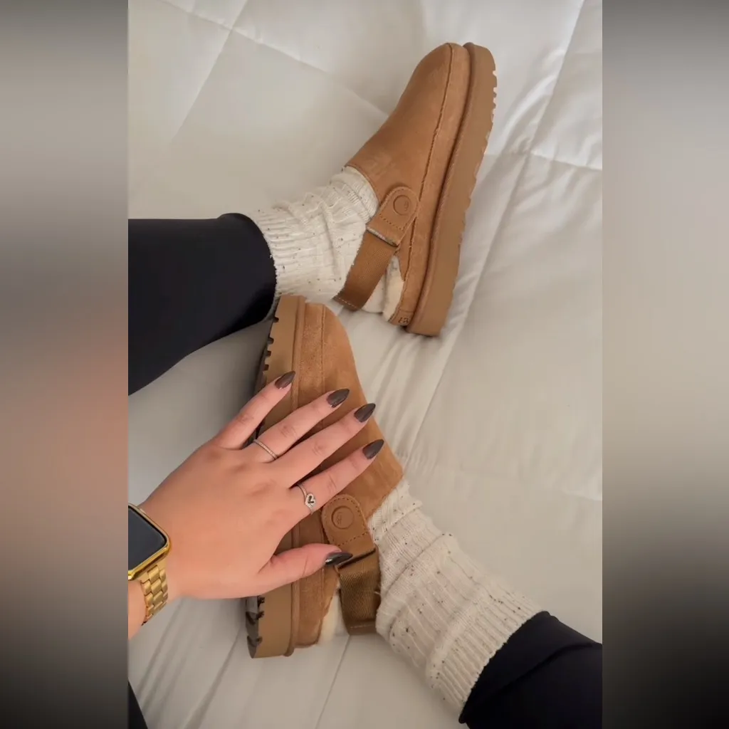 UGG Goldenstar Cozy Clog - Image 2