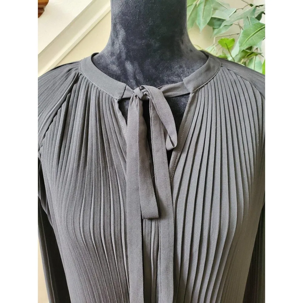 Endless Rose Black Pleated Boho Peasant Long Sleeve Tie Top Blouse Size Small - Image 2