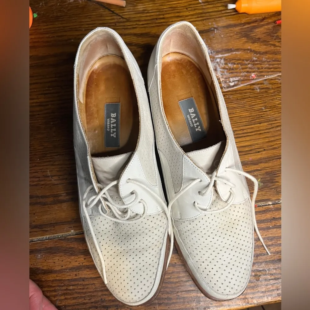 Bally Off White Woven Leather Heeled Oxfords 6.5 - Image 4