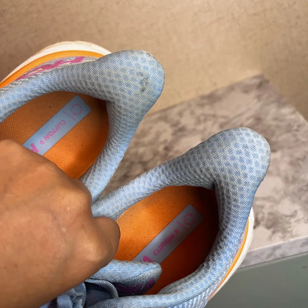 Hoka Clifton 9 Sneakers. Women’s size 9.5D Color Airy Blue/ Ice Water - Image 7