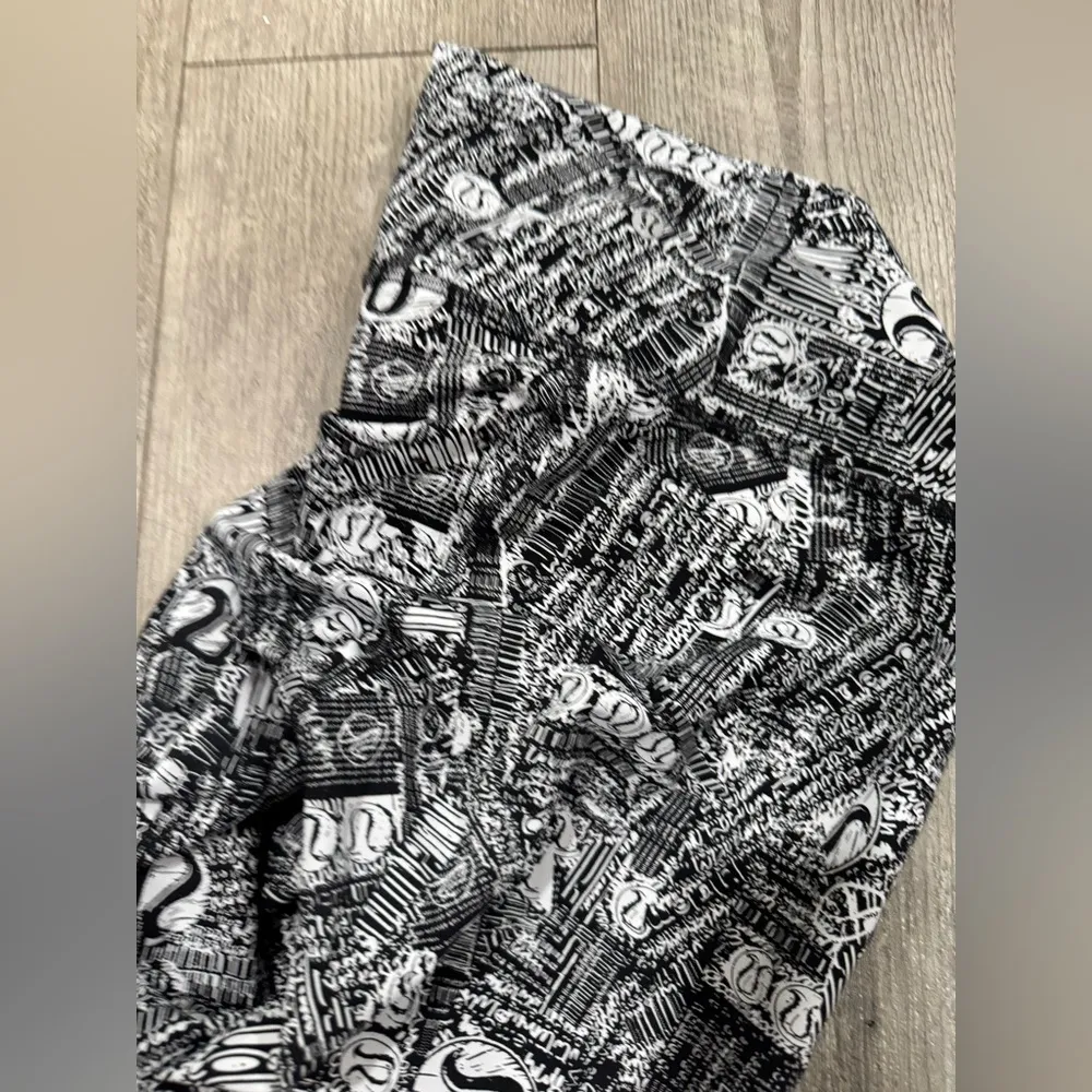 LULULEMON wunder train high-rise crop Black and White Patterned Leggings - Image 13