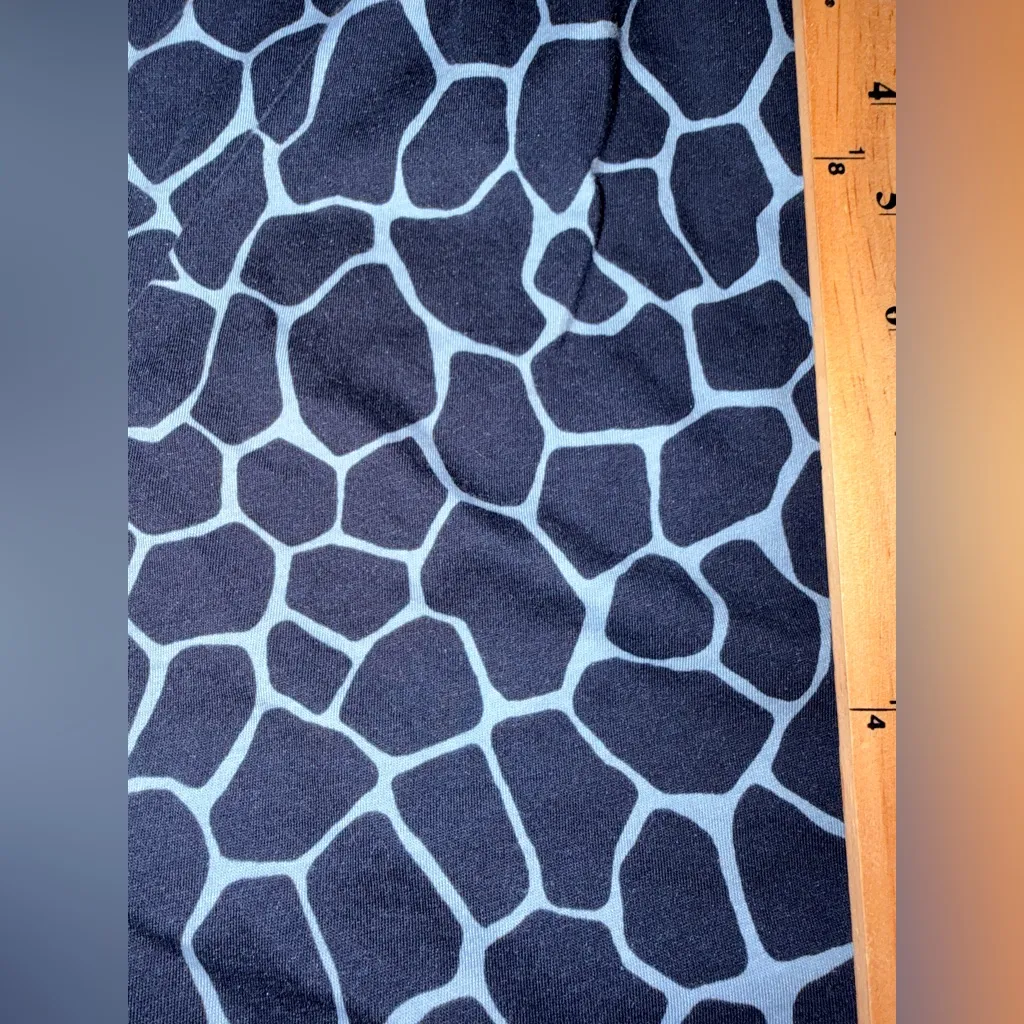 MICHAEL KORS M Navy Pale Blue Giraffe Print 3/4 Sleeve Top - Image 9