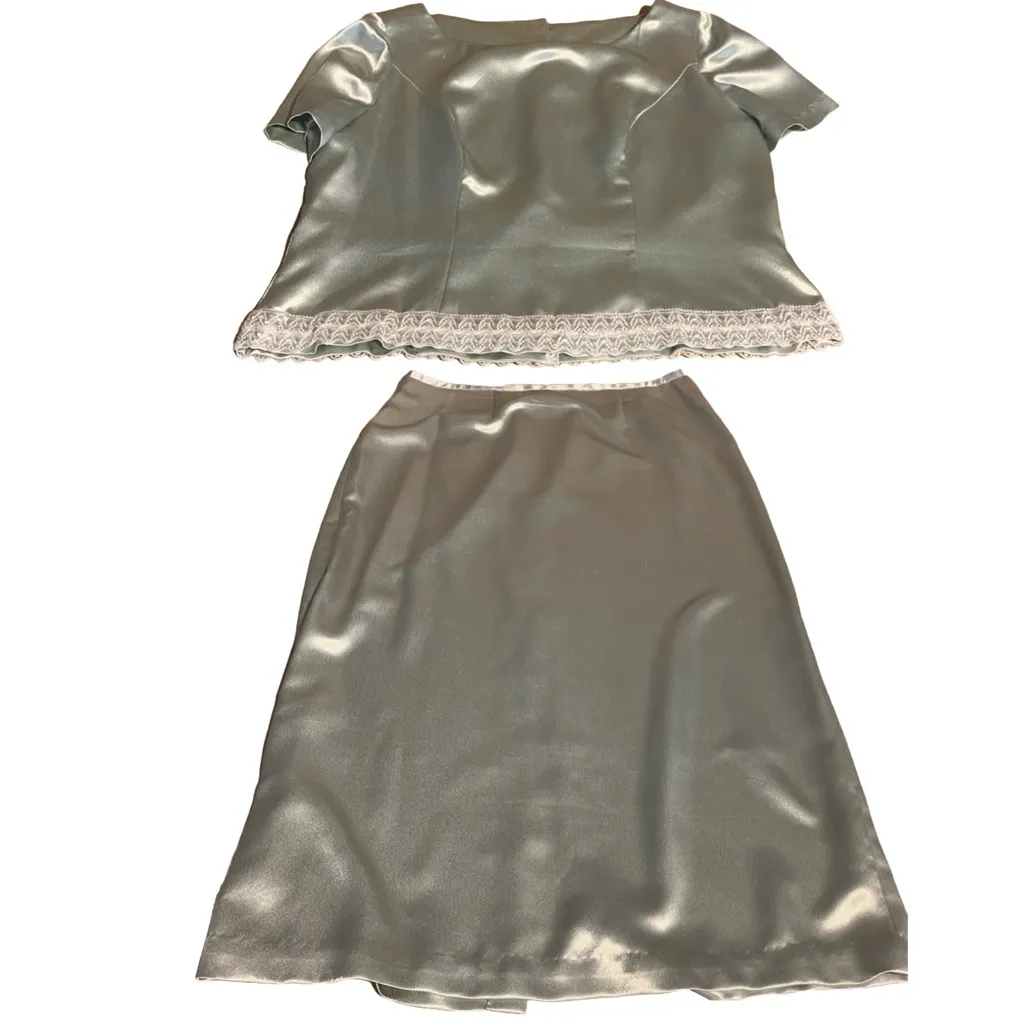 VINTAGE 1980'S HANDMADE/HOMEMADE MINTY GREEN SATIN W/WHITE TRIM SKIRT SET (XL) - Image 12