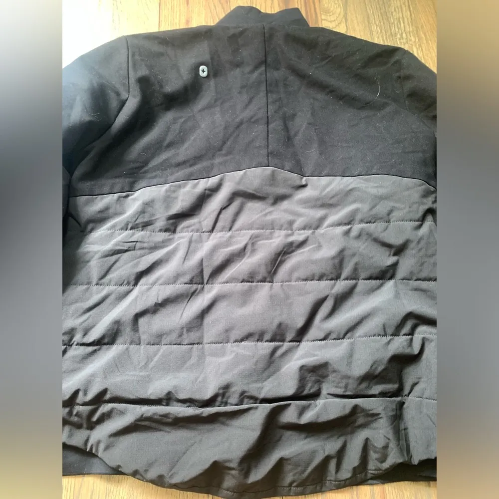 FIGS  Womens Morven Scrub insulated Jacket medium - Image 8