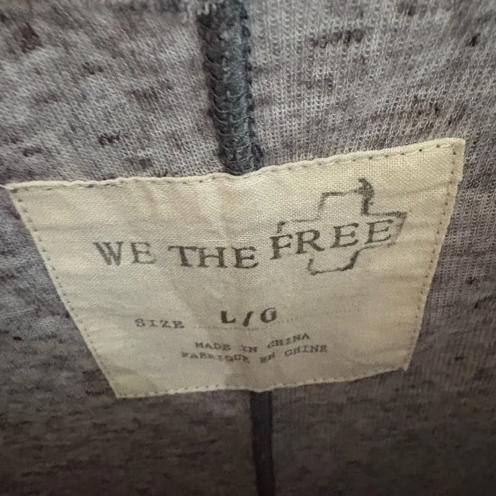 Free People Gray Heathered Burnout Long Sleeve Top in Size Large - Image 4