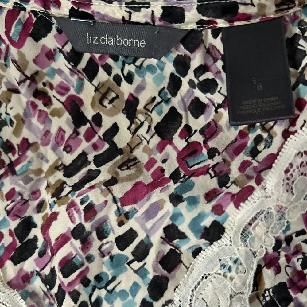 Liz Claiborne Sleeveless Geometric Print Blouse with Lace Trim V-Neck - Image 4