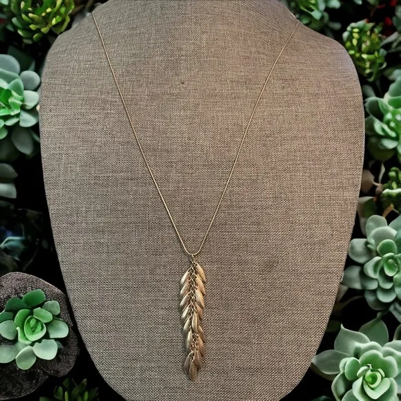 Verse Jewelry long feather pendant necklace - Image 2