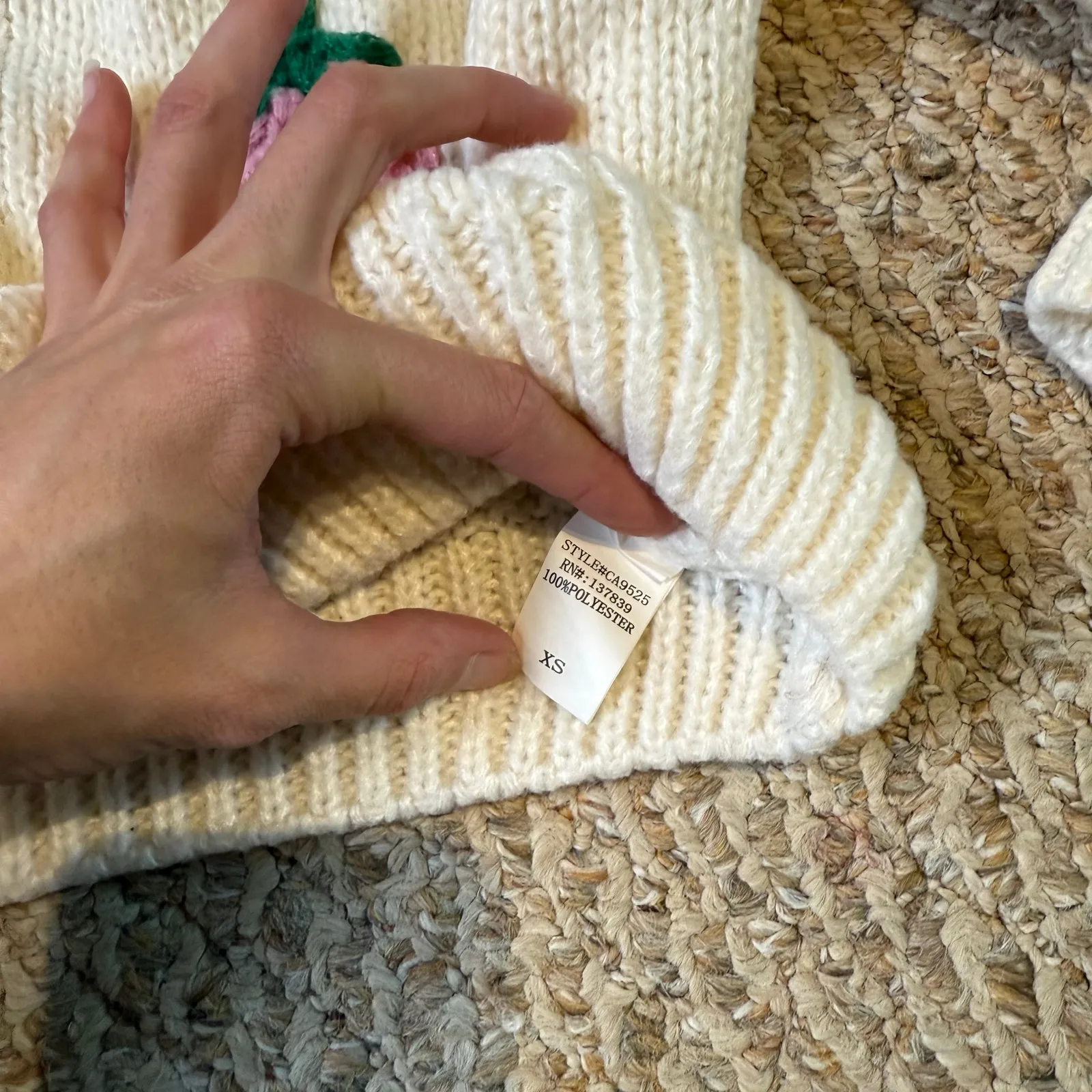 Luna Ivy Anthropologie Chunky Cozy Oversized Cream Knit Strawberry Sweater XS Pink - Image 5