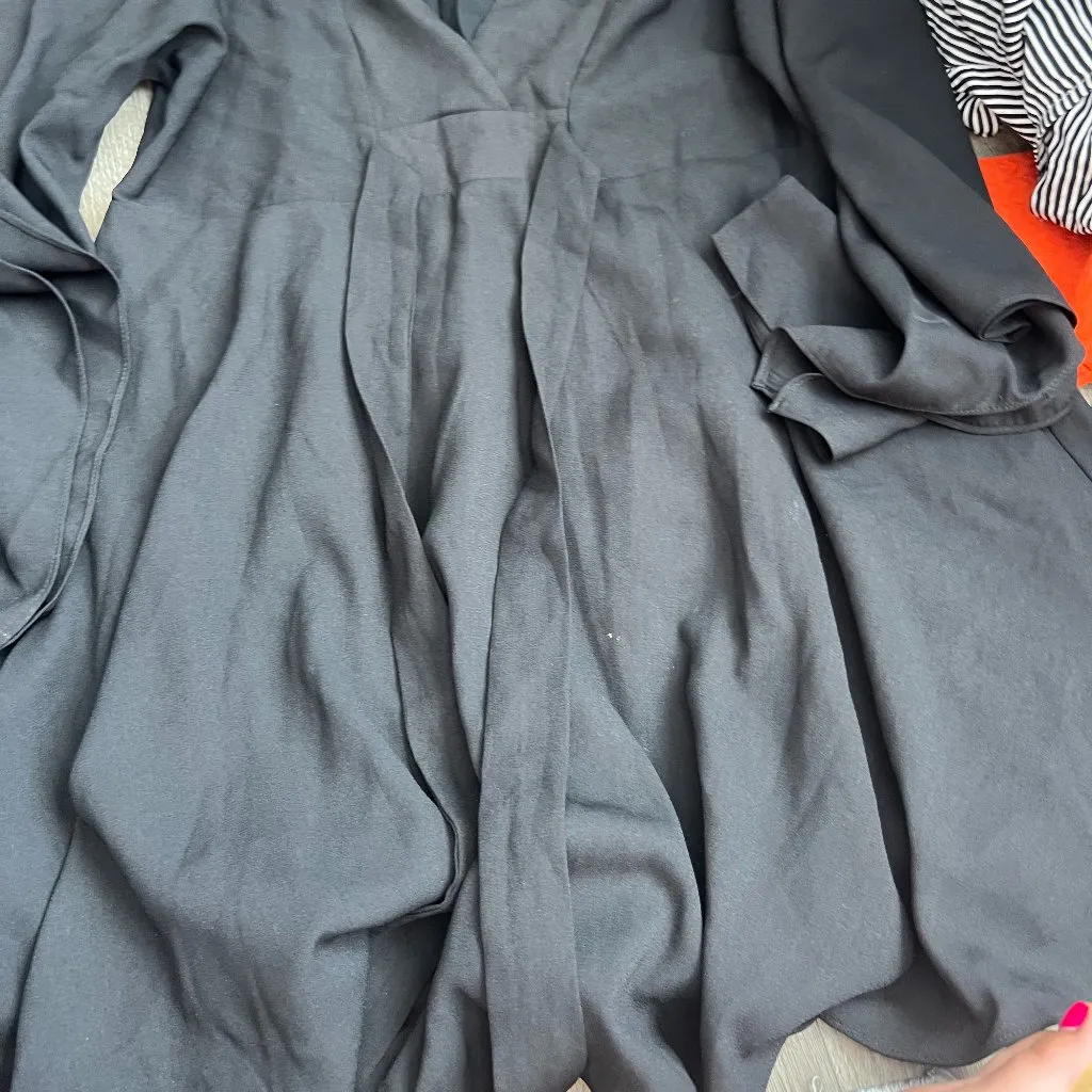 Aakaa black bat wing tie wrap dress size small - Image 2