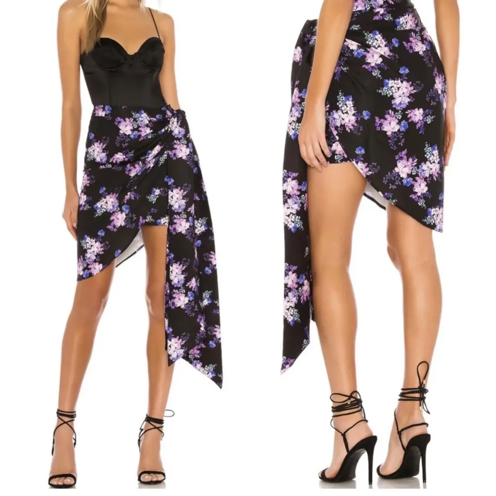 Lovers + Friends Kana Skirt In Royal Floral Black Tie Waist - Image 10