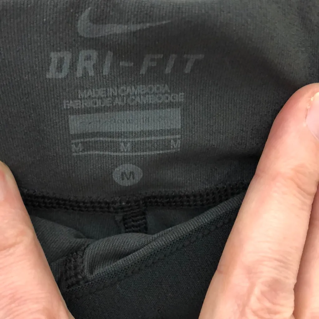 Nike Relay Printed Polka Dot Capris Medium - Image 6