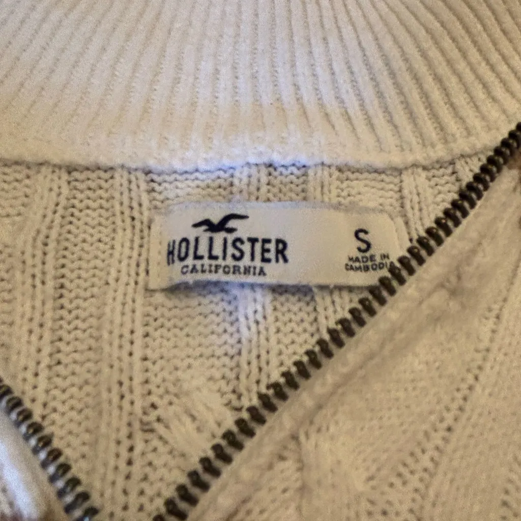 Hollister Cream and Brown Cowl Neck Sweater - Image 3