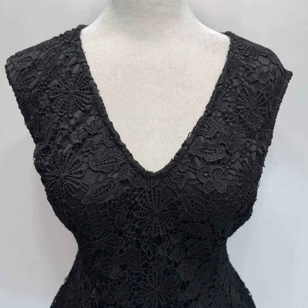 KAii Elegant Black Floral Lace Overlay Sleeveless Peplum Top Whimsigoth Coquette Size L - Image 6