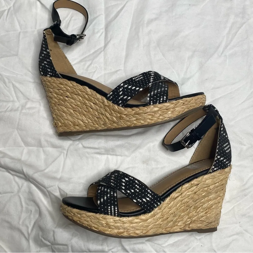 DV by Dolce Vita black and white espadrille wedges size 7.5 - Image 5