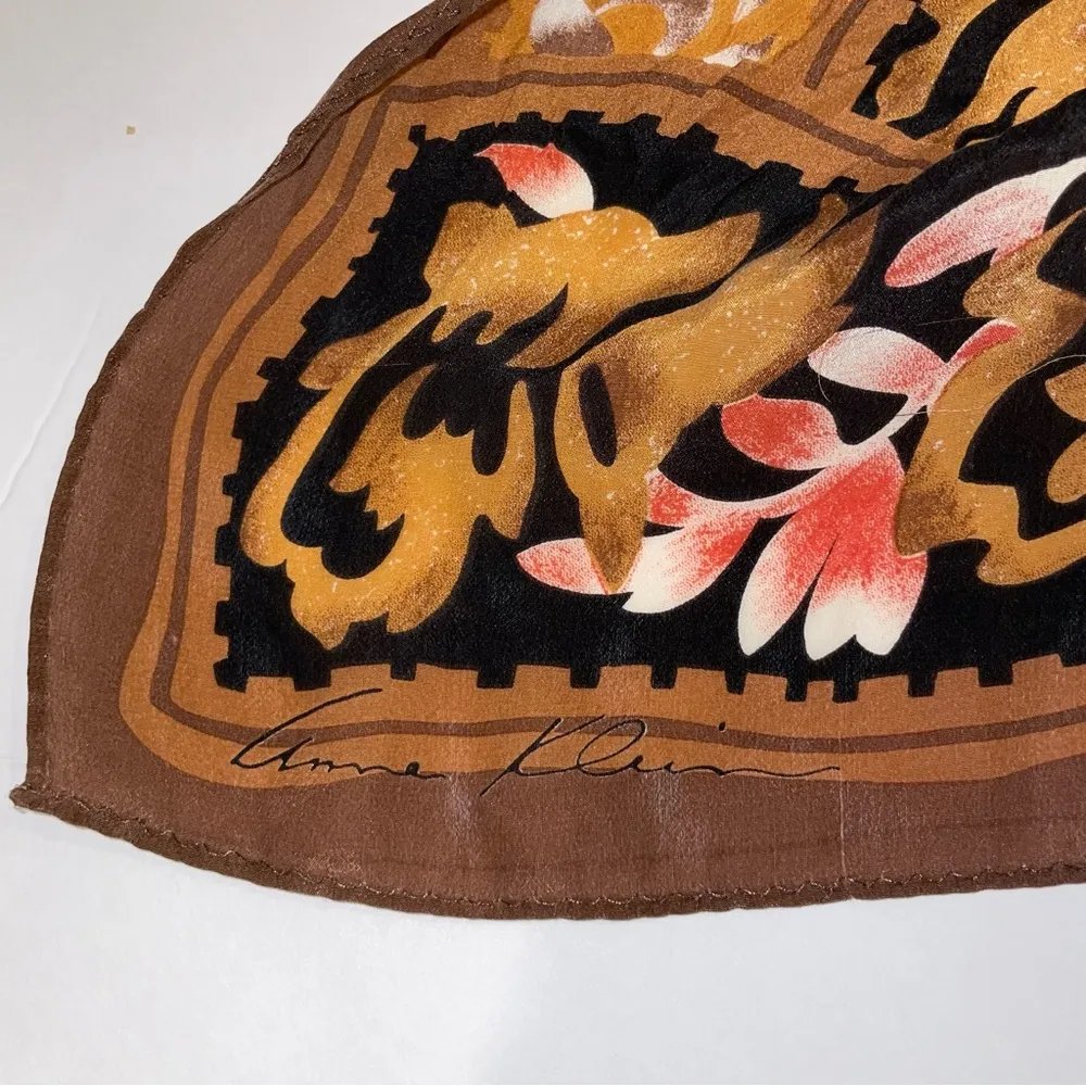 Beautiful soft vintage silk scarf leaves 🍁 fall Anne Klein - Image 10