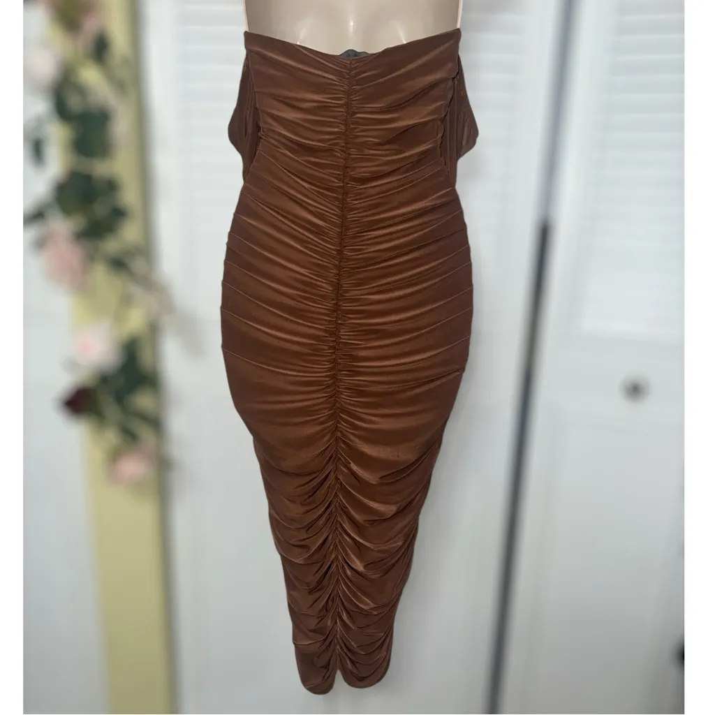 Sabora Brown Bodycon Dress with Bell Sleeves and Sweetheart Neckline Size M - Image 2