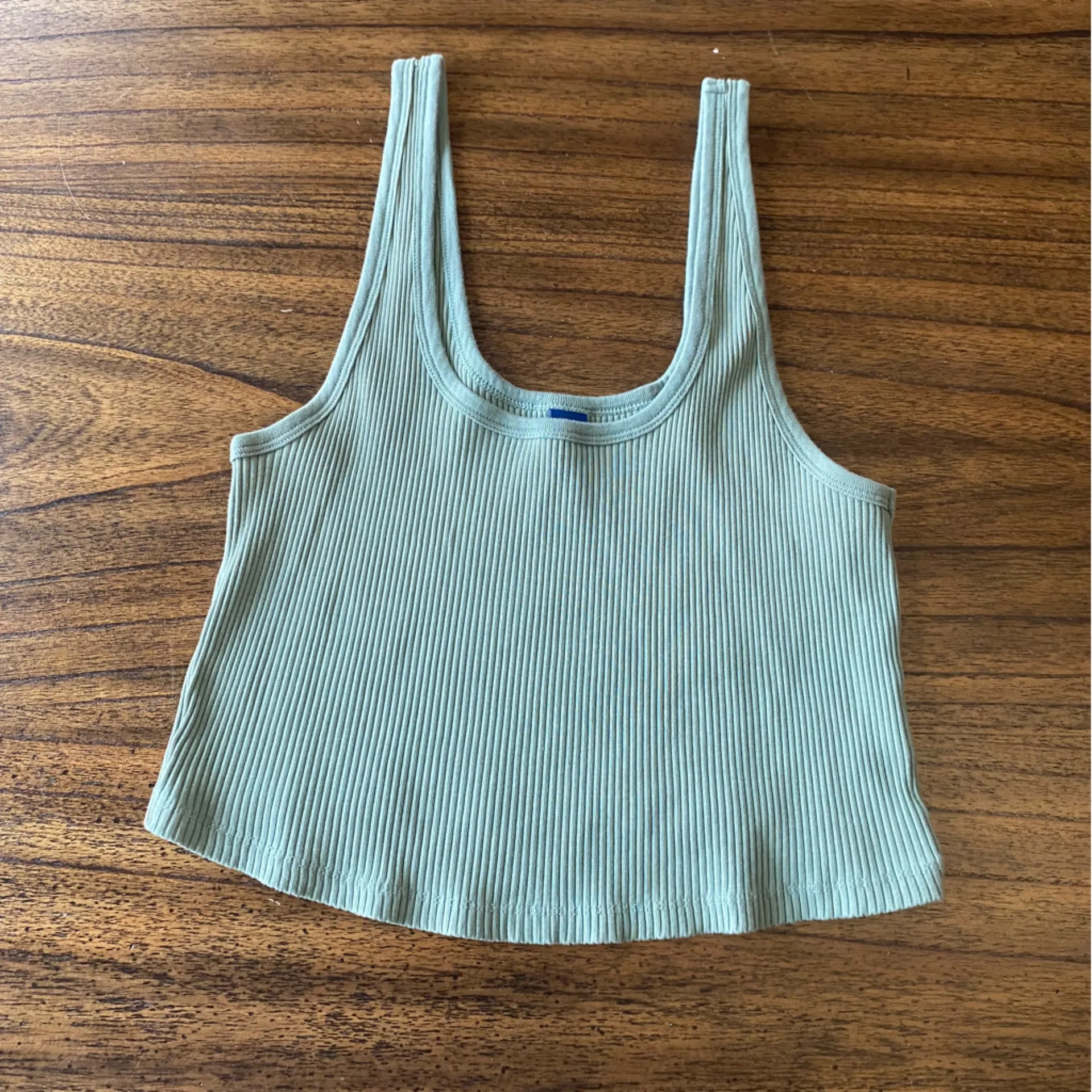 Old Navy Ribbed Tank Tops in Light Blue and Green size XL - bundle of 2 - Image 6