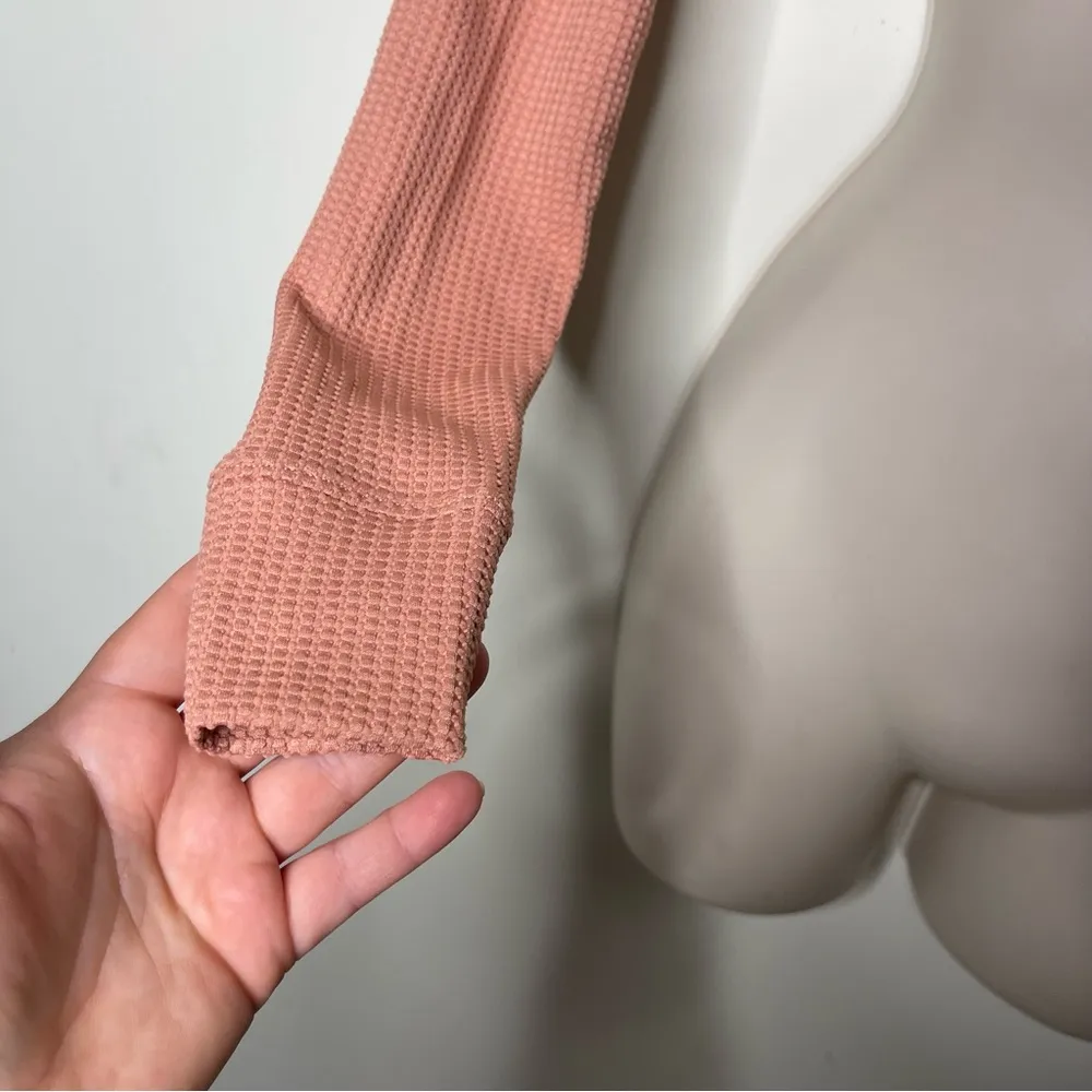 BEACH BUNNY ELLA CROP TOP SWIMWEAR LONG SLEEVE IN WHISKEY ROSE sz S - Image 7