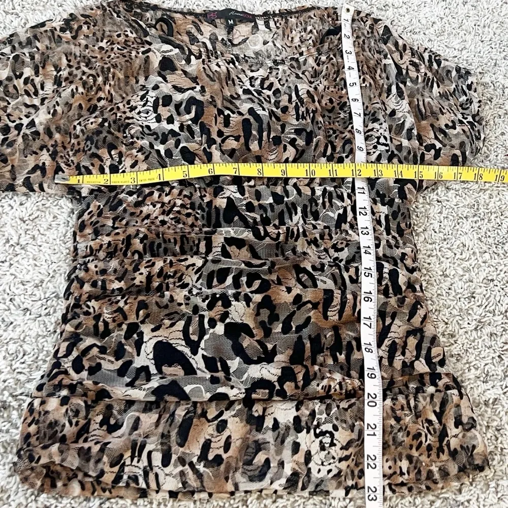 Heart Soul Animal Print Scoop Neck Cap Sleeve Tan Blouse Top Pullover Medium - Image 5