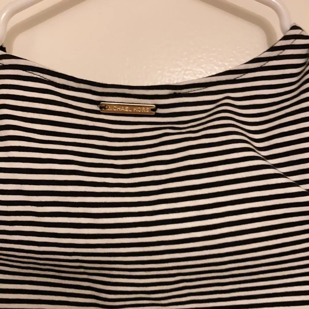MICHAEL KORS Dress Women’s Size XS MK Coke Shoulder Short Sleeve Striped Dress Black - Image 5