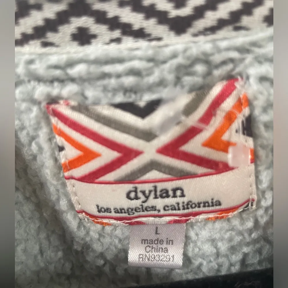 Dylan Size Large GUC PullOver Sweater - Image 3