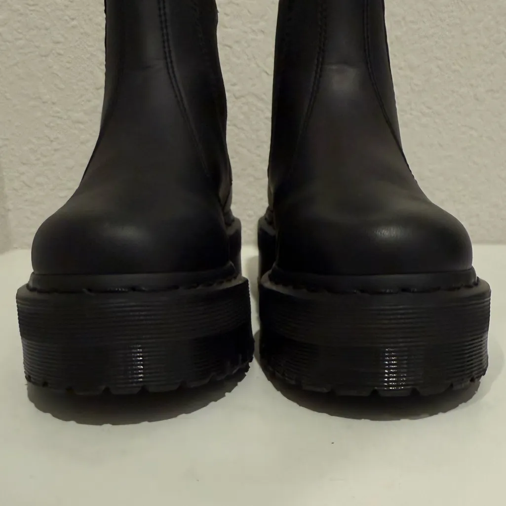 Dr. Martens Docs Quad 2976 Black Vegan Leather Felix Platform Chelsea Boots 6 - Image 4