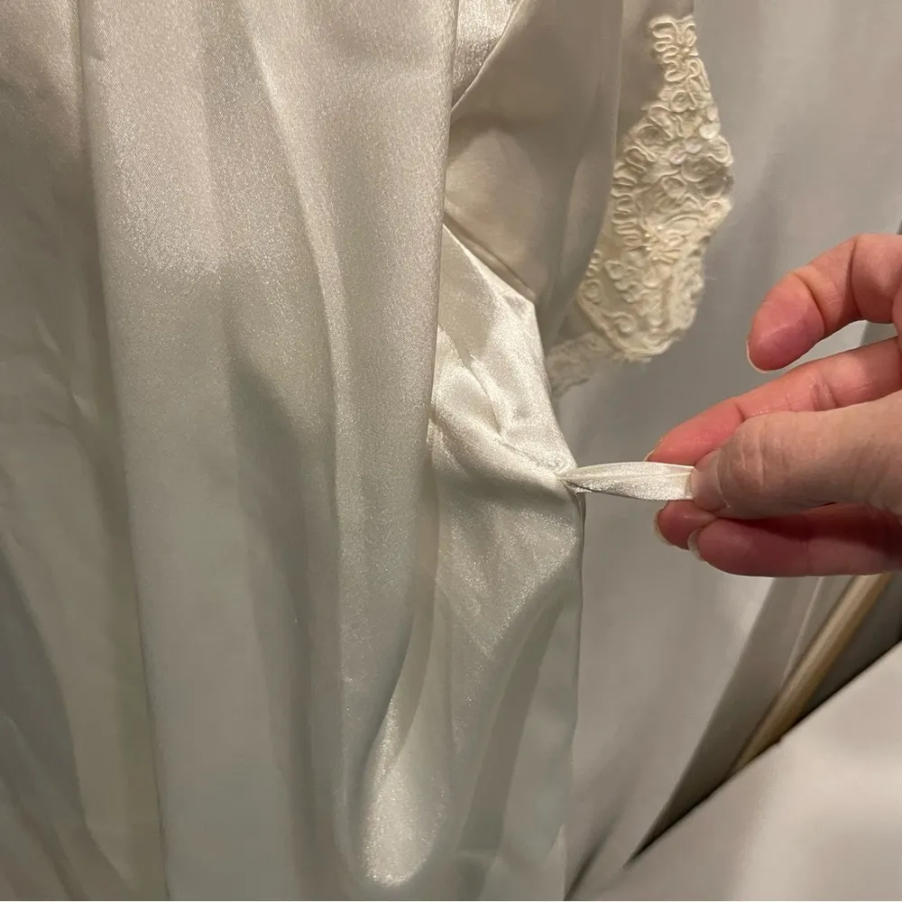 Victoria’s Secret creamy silky sequin pearl short robe with sash - Image 5