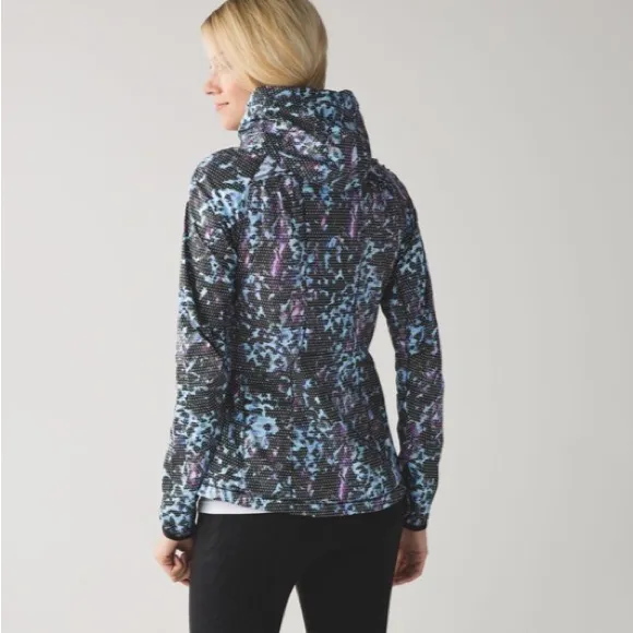 Lululemon Back Pack It Jacket. Size 6. Excellent Used Condition. - Image 2