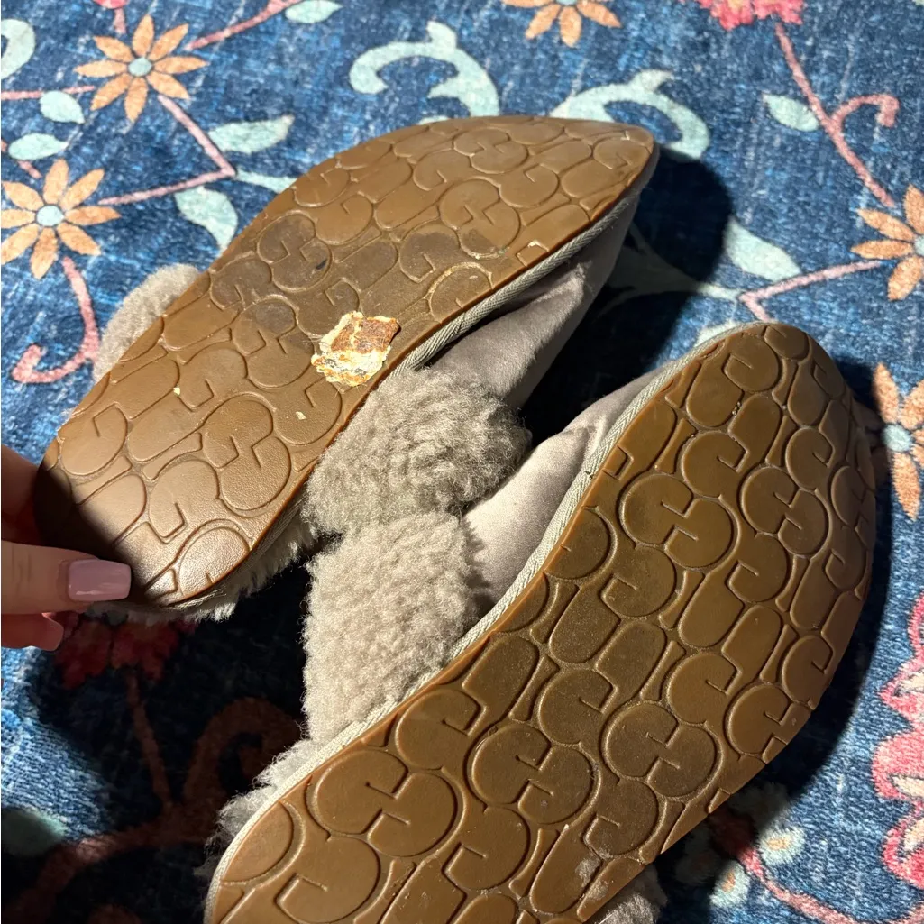 UGG  Women's Taupe Shearling Slippers - Image 9