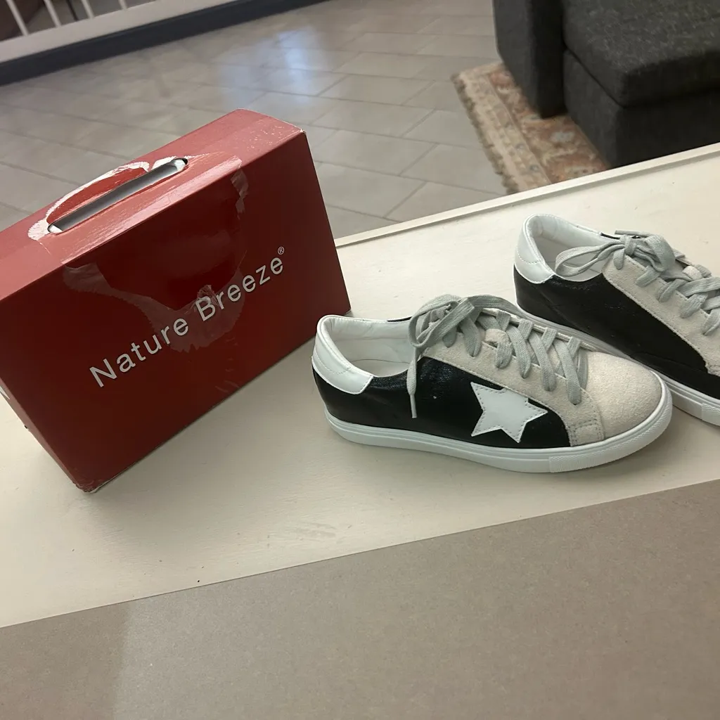 Sneakers Stylish Black and White Women's Sneakers 6 Brand New in box - Image 5