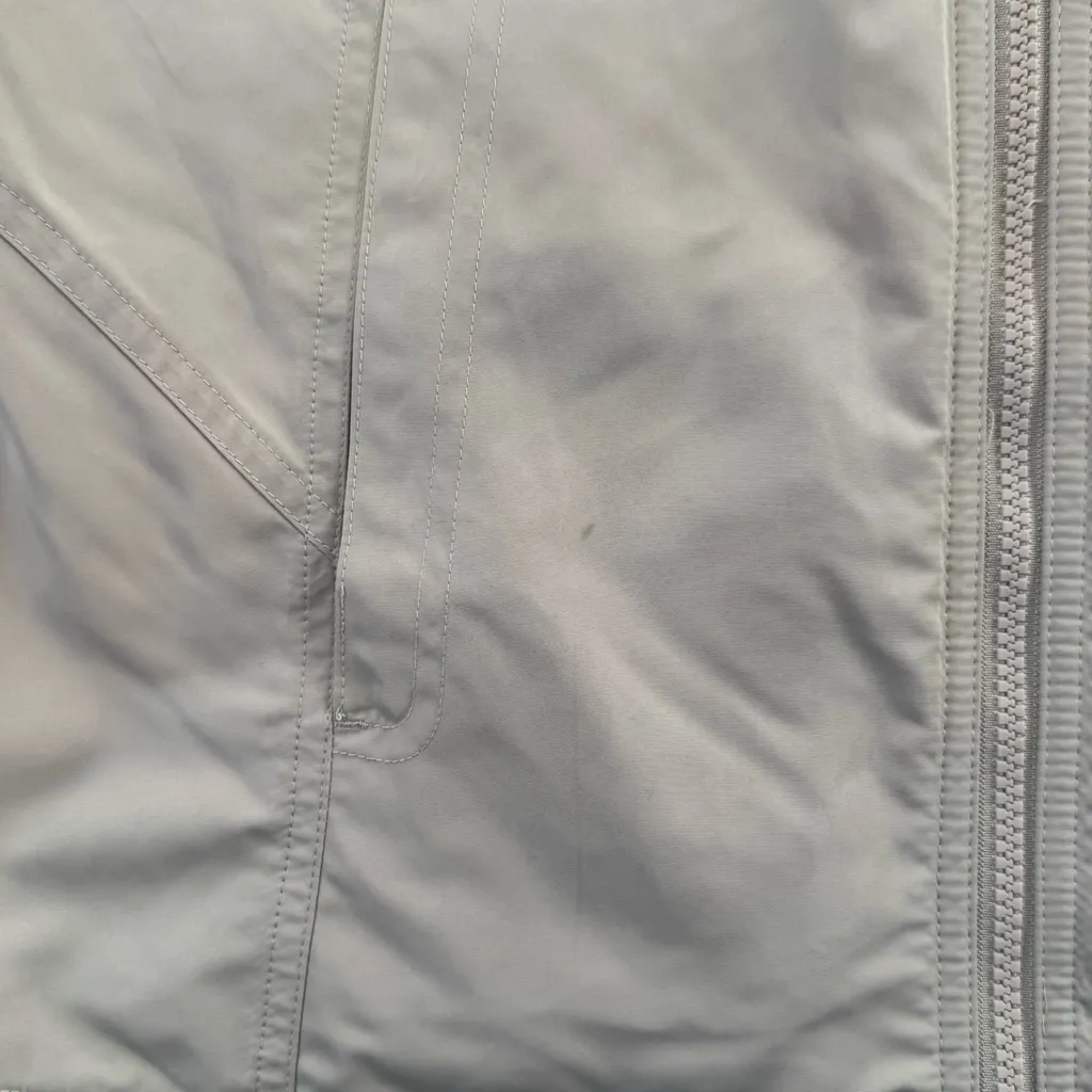 Orvis Tan  zip-up vest size M - Image 8