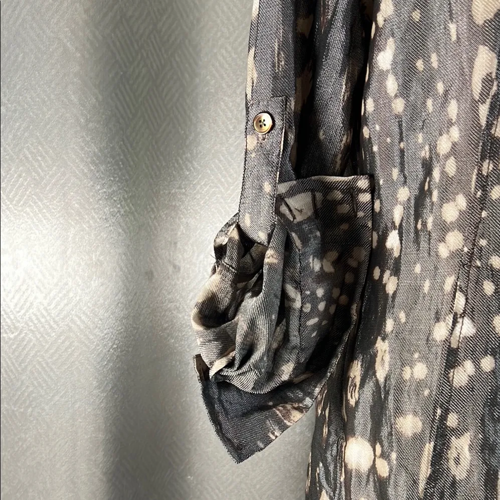 HILTON HOLLIS Gray Patterned Button - Image 13