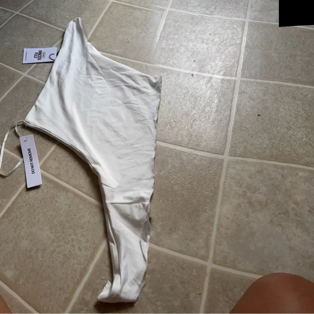 Princess Polly White Asymmetrical Tank Top - Image 5