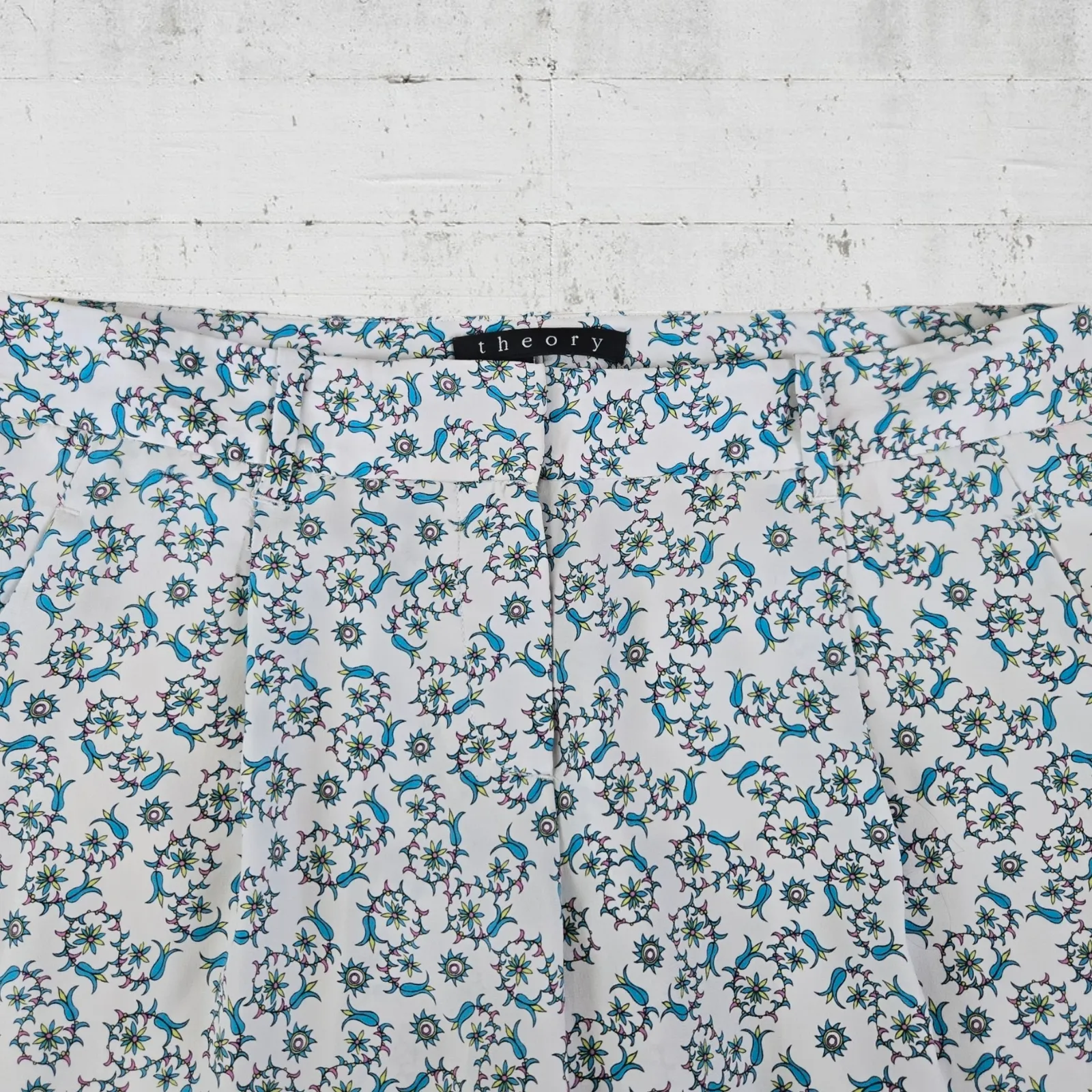 Theory White Blue Floral Silk Mid Rise Tapered Boho Whimsy Pants Trousers Size 0 - Image 5