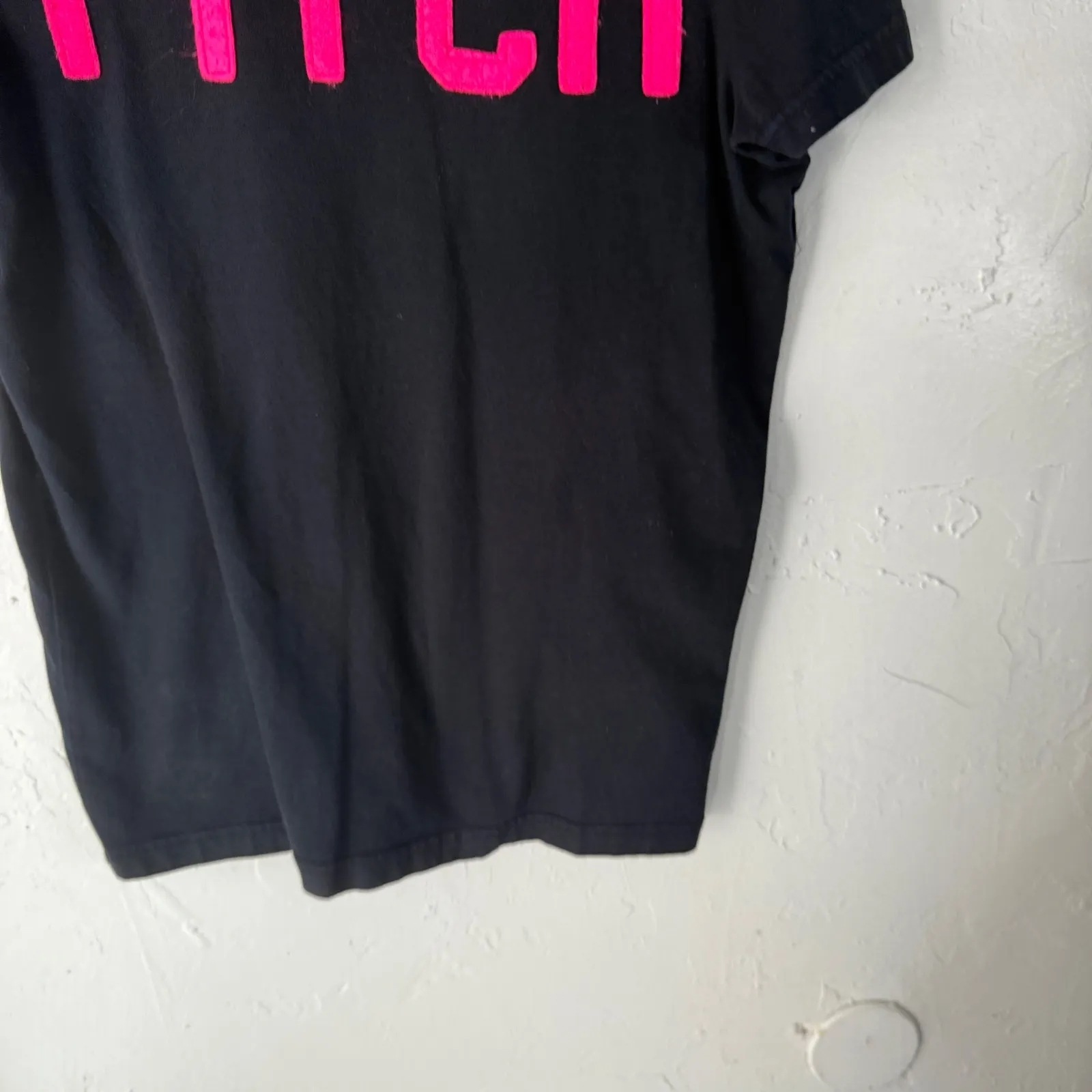 Abercrombie Fitch Preppy Y2k Black Muscle Fit T Shirt Hot Pink Logo Graphic S - Image 3